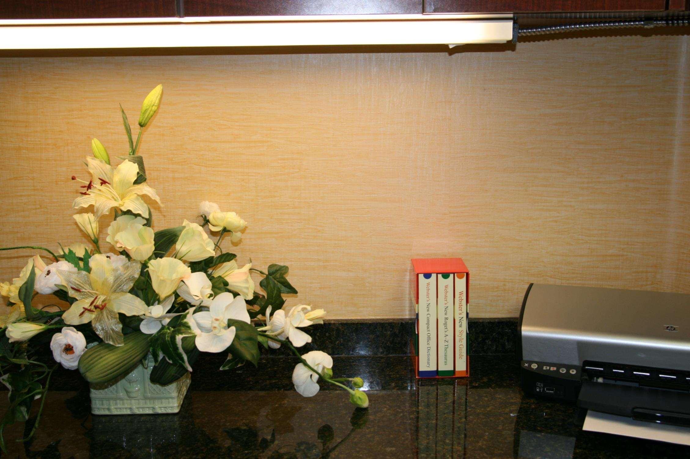 Hampton By Hilton Hotel Брентууд Екстериор снимка