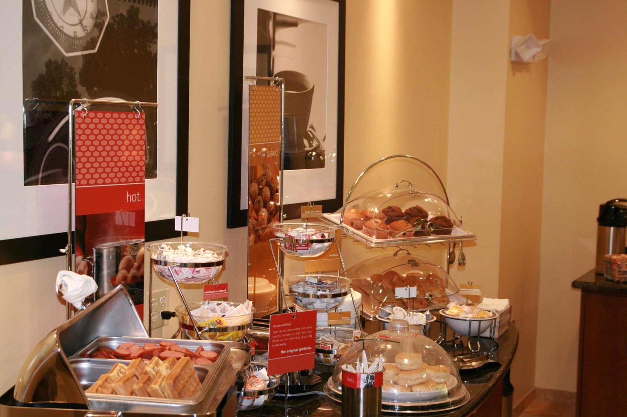 Hampton By Hilton Hotel Брентууд Екстериор снимка