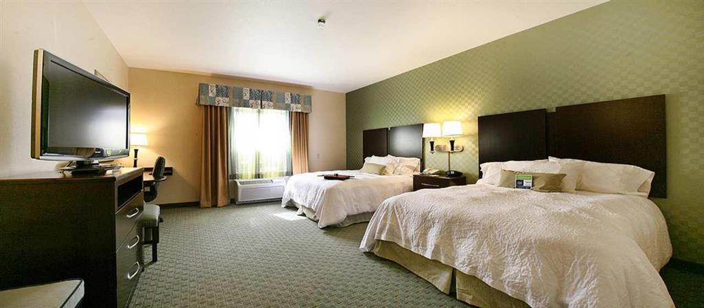 Hampton By Hilton Hotel Брентууд Стая снимка